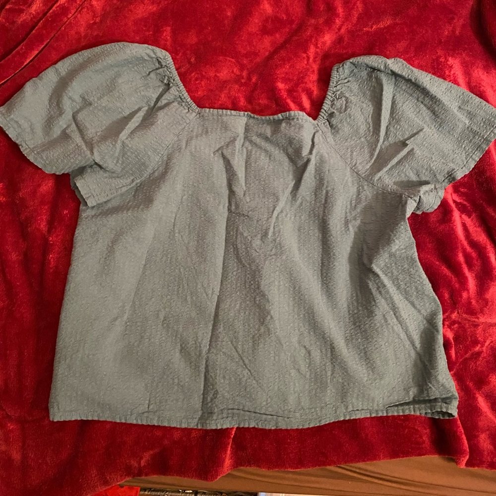 Top - Picture 2 of 4